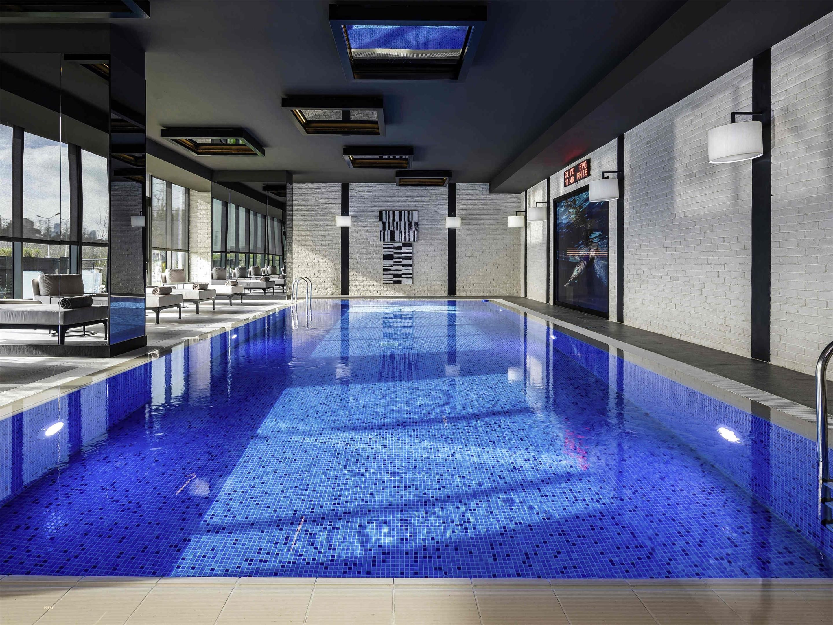 Mövenpick Living Istanbul Camlivadi - איסטנבול - בריכה