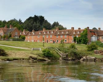 Master Builders House Hotel - Brockenhurst - Building