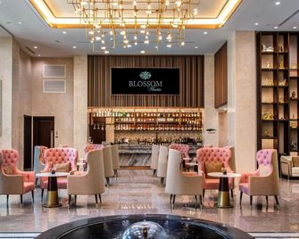 Blossom Hotel Houston, Curio Collection by Hilton - Houston - Lounge