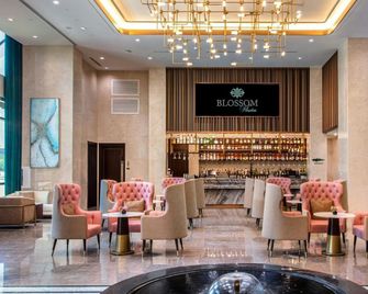 Blossom Hotel Houston, Curio Collection by Hilton - Houston - Lounge