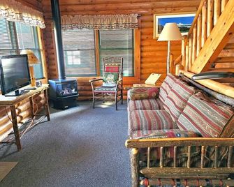 Birch Lodge #4 Summar - Cheboygan - Living room