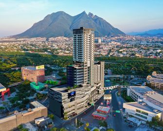 Holiday Inn Express Monterrey - Fundidora By IHG - Monterrey - Vista del exterior