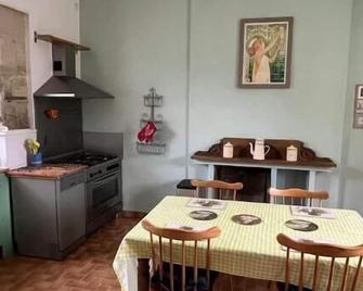 La Petite la Chabotterie - Loudun - Salle à manger