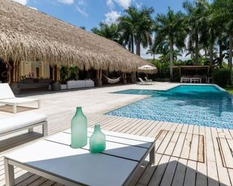 Yeguas V60 by Wynwood House - Soacha - Piscina