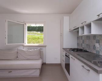 S161 - Sirolo, nuovissimo bilocale con terrazzo - Sirolo - Küche