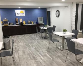 Days Inn & Suites by Wyndham Cincinnati North - Cincinnati - Restaurant