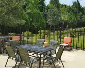Holiday Inn Express & Suites Hinesville East - Fort Stewart - Hinesville - Balcony