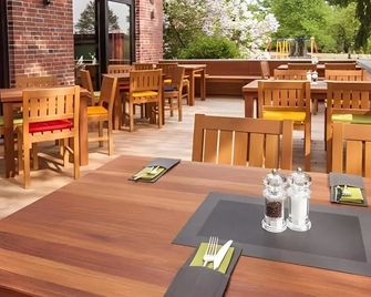 Hotel Restaurant Zur Linde - Altenmedingen - Ravintola
