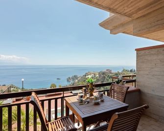 Taormina Panoramic Seaview Apartment - Taormina - Balcony
