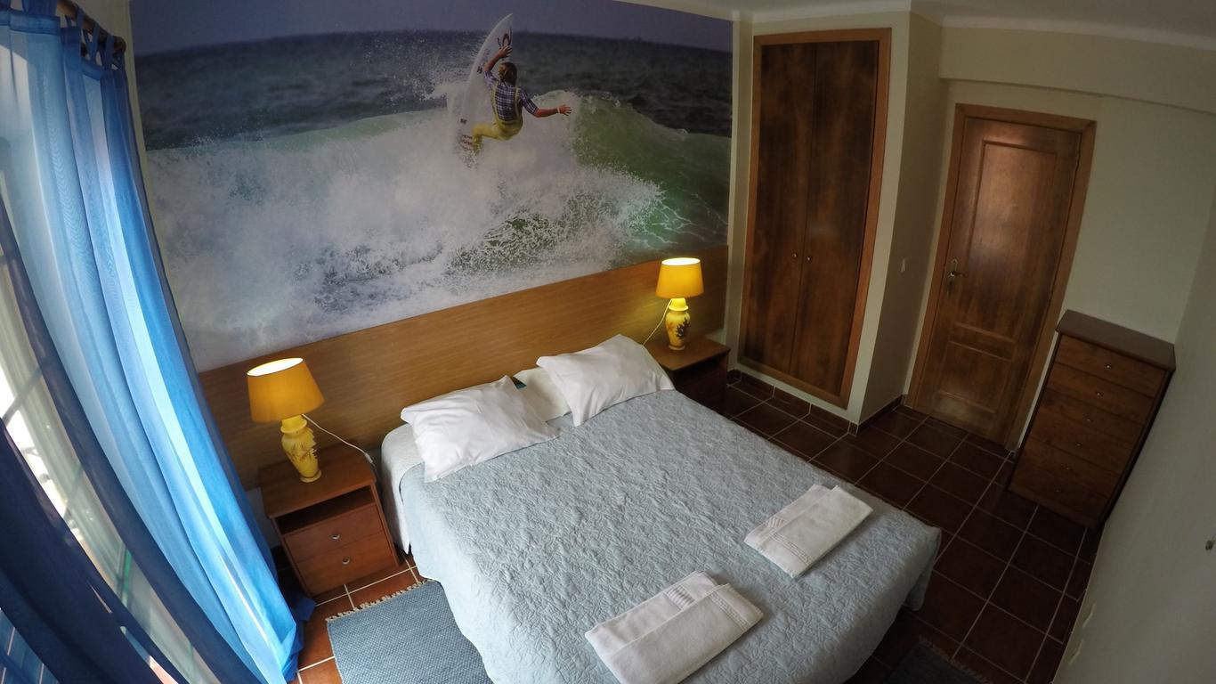 Supertubos Beach Hostel