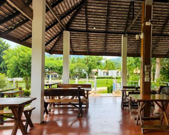 Pai River Villa Resort - Pai - Patio