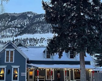 D Gowdy Manor, circa 1879, Victorian house - Lake City - Building