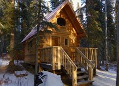 Birdhouse/ Off-the-grid Cabin, Marsh Lake, YT - Marsh lake - Building