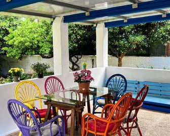 Traditional Mallorcan house 70 meters from the beach! - Cala Bona - Patio