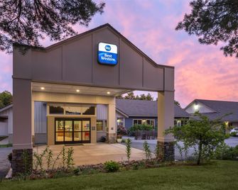 Best Western Acadia Park Inn - בר הארבור - בניין