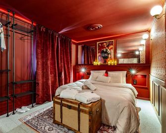 Love Room La Courtisane - Spa - Niederbronn-les-Bains