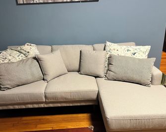 Northside Cape 2 bedroom with a large loft! - Hanover - Living room