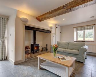 Garden Cottage - Holt - Living room