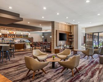 Holiday Inn Oxnard - Ventura By IHG - Oxnard - Rakennus