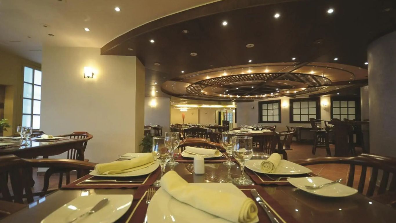 Cherry Maryski Hotel