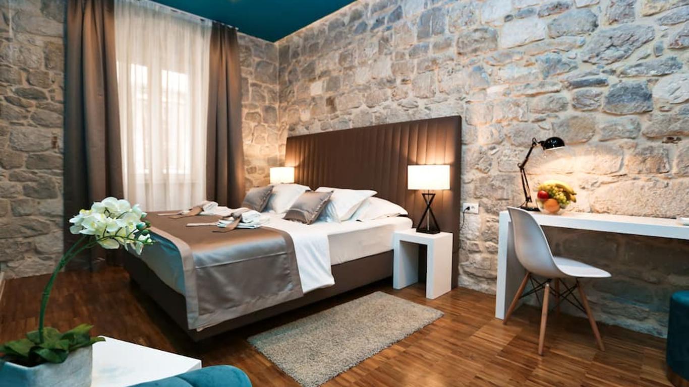 Riva Luxury Rooms