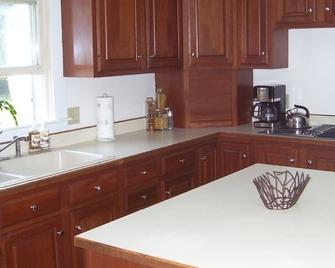 Your next Vacation get away! - York Beach - Kitchen