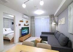 W&M House - Kanazawa - Oturma odası