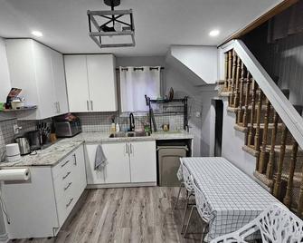Beautiful smart home - Quinte West - 廚房