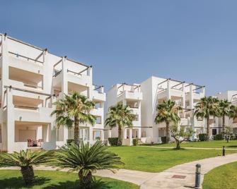 This property is located directly on the newly opened golf course Terrazas de La Torre with huge clu - Torre-Pacheco - Edificio