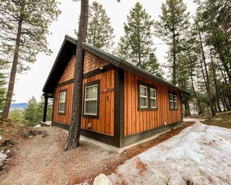 Whispering Pines cabin rentals - Lakeside - Building