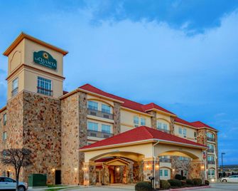 La Quinta Inn & Suites by Wyndham McKinney - McKinney - Bygning