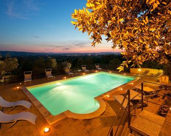 Villa Rosy - Asís - Piscina