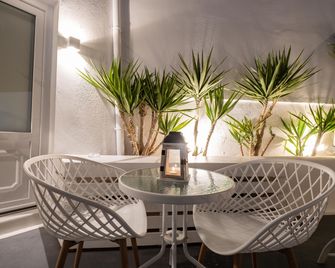 Cally Cave House - Fira
