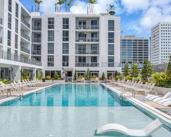 Modern Unit in Downtown Miami With Free Parking - Miami - Piscina