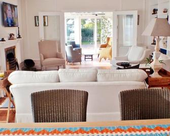 Comfortable Kinsale Getaway - Kinsale - Sala de estar
