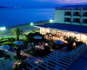 Limira Mare Hotel - Neapoli Vion - Gebäude