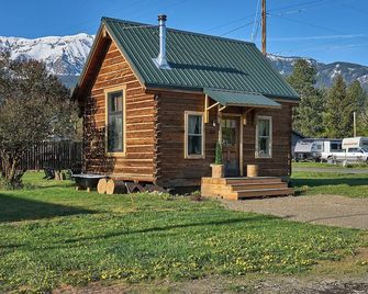 New Everything! Gorgeous Log Cabin in Downtown Joseph - Joseph - Edificio