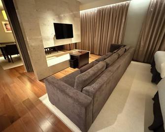 Solaria Nishitetsu Hotel Busan - Busan - Living room