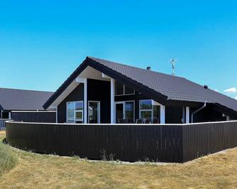 Stylish Holiday Home in Ringkøbing With Sauna - Ringkobing - Budova