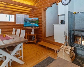 Holiday Home Lakka by Interhome - Salla - Ruokailuhuone