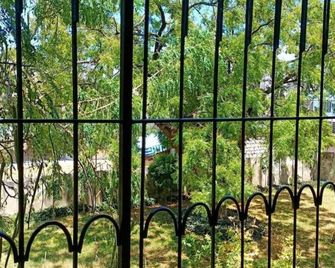 Cozy studio apartment in the heart of Mtwapa and a walking distance to the beach - Mtwapa - Außenansicht