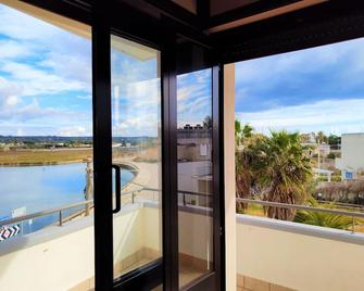 Hotel Baia del Cigno - Torre San Giovanni - Balcón