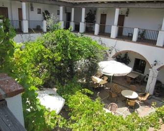 Hotel Cortijo Las Grullas - Benalup-Casas Viejas - Binnenhof