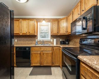 Idas Ideal Homestead cozy 3Bed1Bath perfect for Work Stay or Family Vacay - Morrilton - Cocina