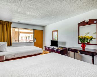 OYO Hotel Groesbeck - Groesbeck - Bedroom