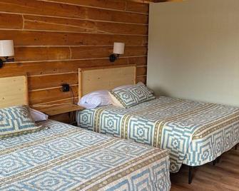 Angler Cabin-Modern Comfort in the Last Frontier (For families or casual travelers) - Tok - Bedroom