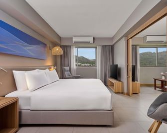 Mercure Phuket Patong Journeyhub - Patong - Bedroom