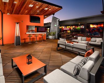 The Moment Hotel - Los Angeles