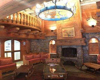 Appart cozy 4/6 pers in residence hotel 4 , TB located, calm, wifi, park - Chamonix - Sala de estar