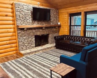 Private Cozy Cabin on Bourbon Trail with Hot Tub - Harrodsburg - Sala de estar